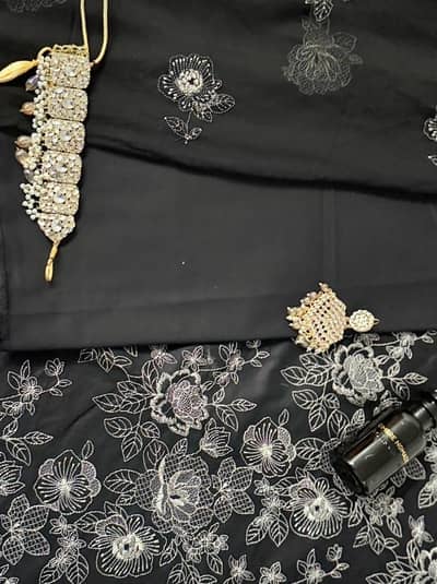 Stitched and Unstiched Clothes available of Best Quality