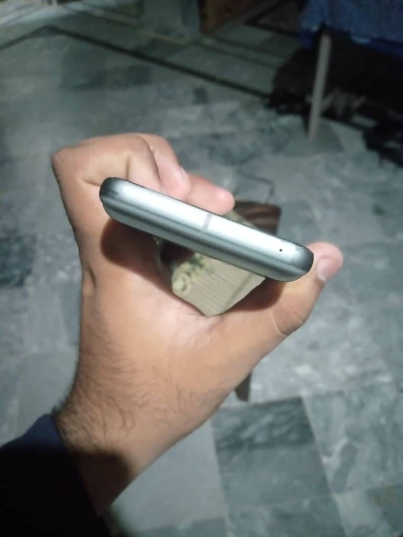 Google Pixel 8 2