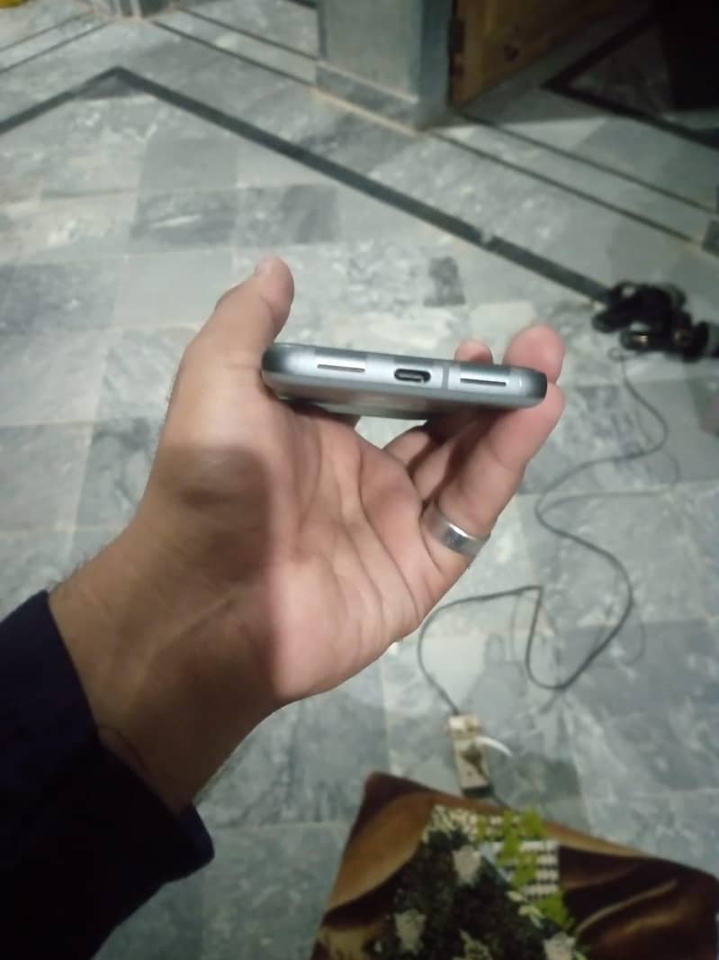 Google Pixel 8 5