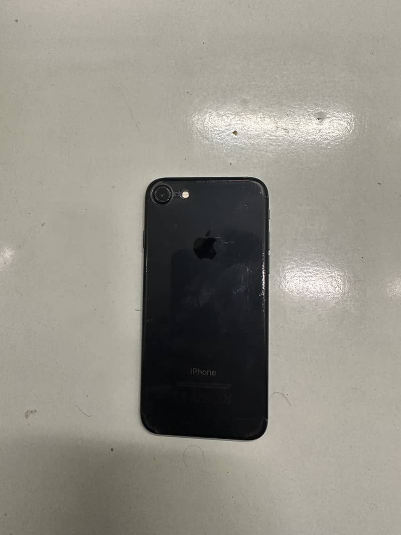 Apple iPhone 7 0