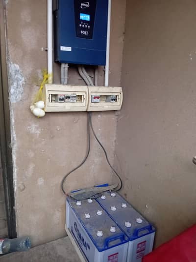 solar invertor and batteries