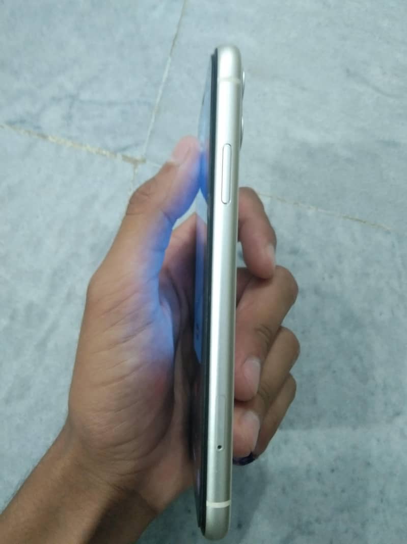 Apple iPhone 11 2
