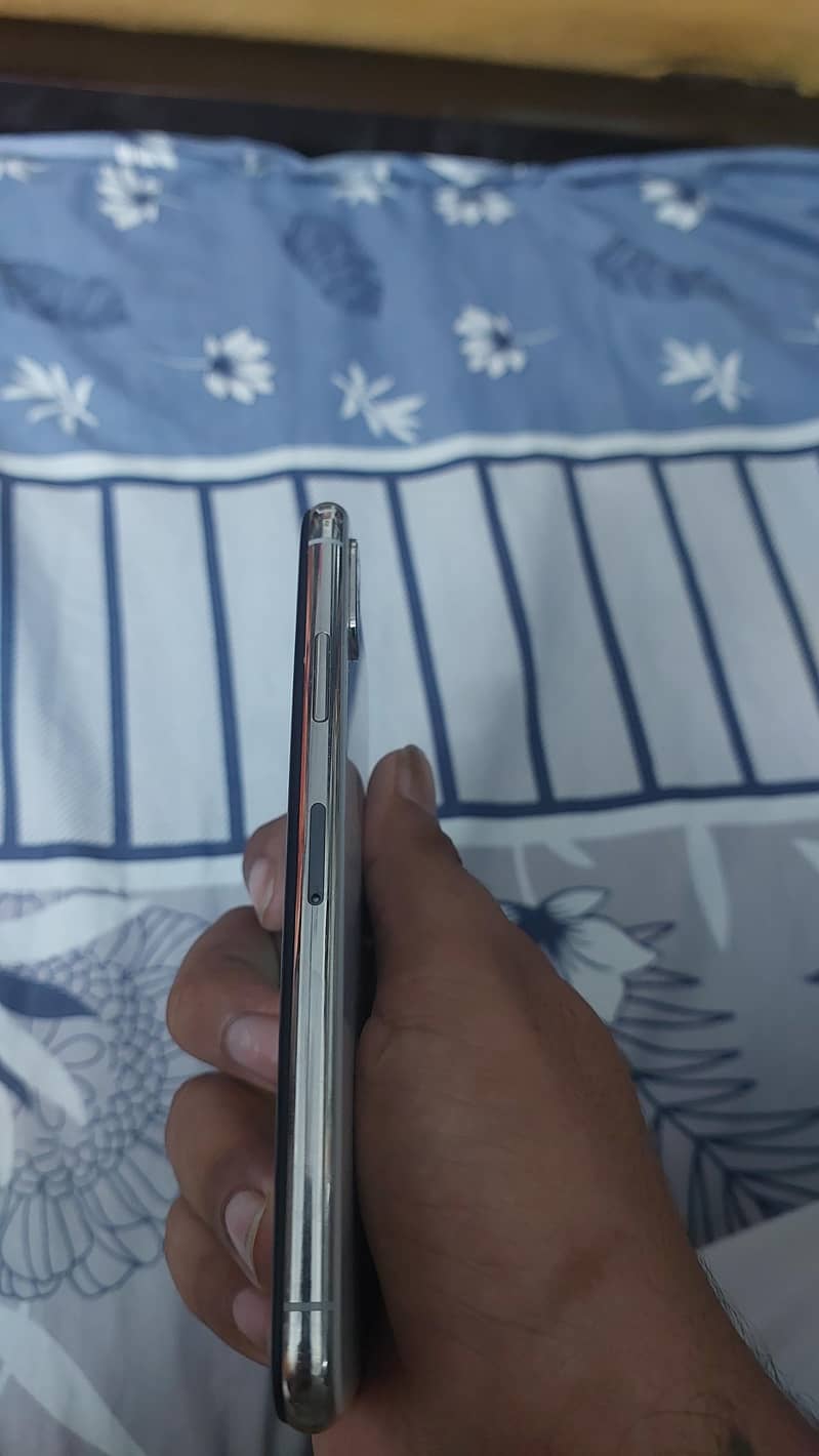 Apple iPhone X 1