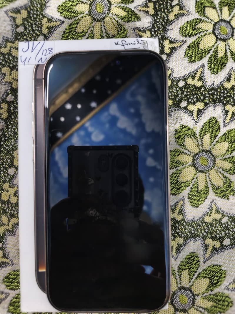 Apple iPhone 16 Pro 1