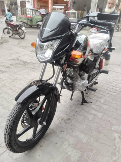 Honda CB125F
