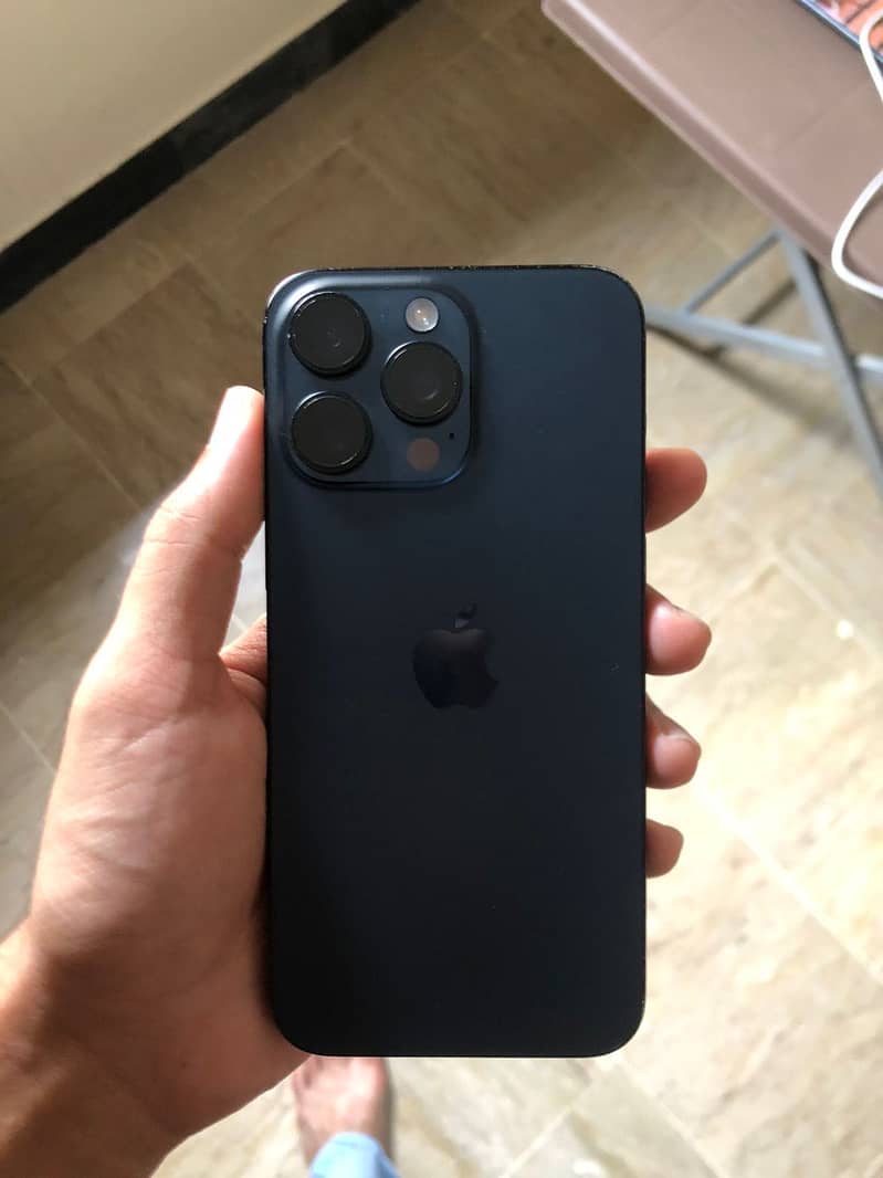 iPhone 15 pro max 2
