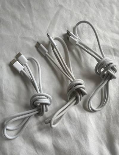 Apple iPhone 15/16/17 C to C Braided Cables 100% Original Available.