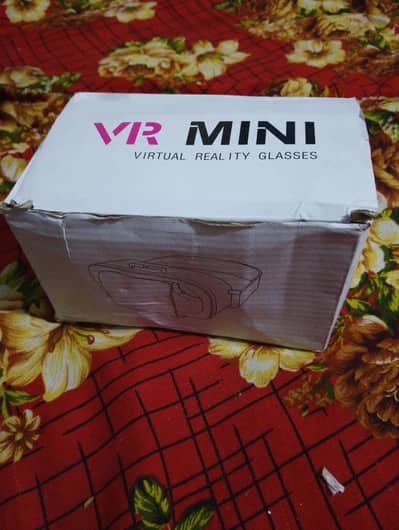 VR BOX 3D VIRTUAL REALITY HEADSET FOR ALL MOBILES