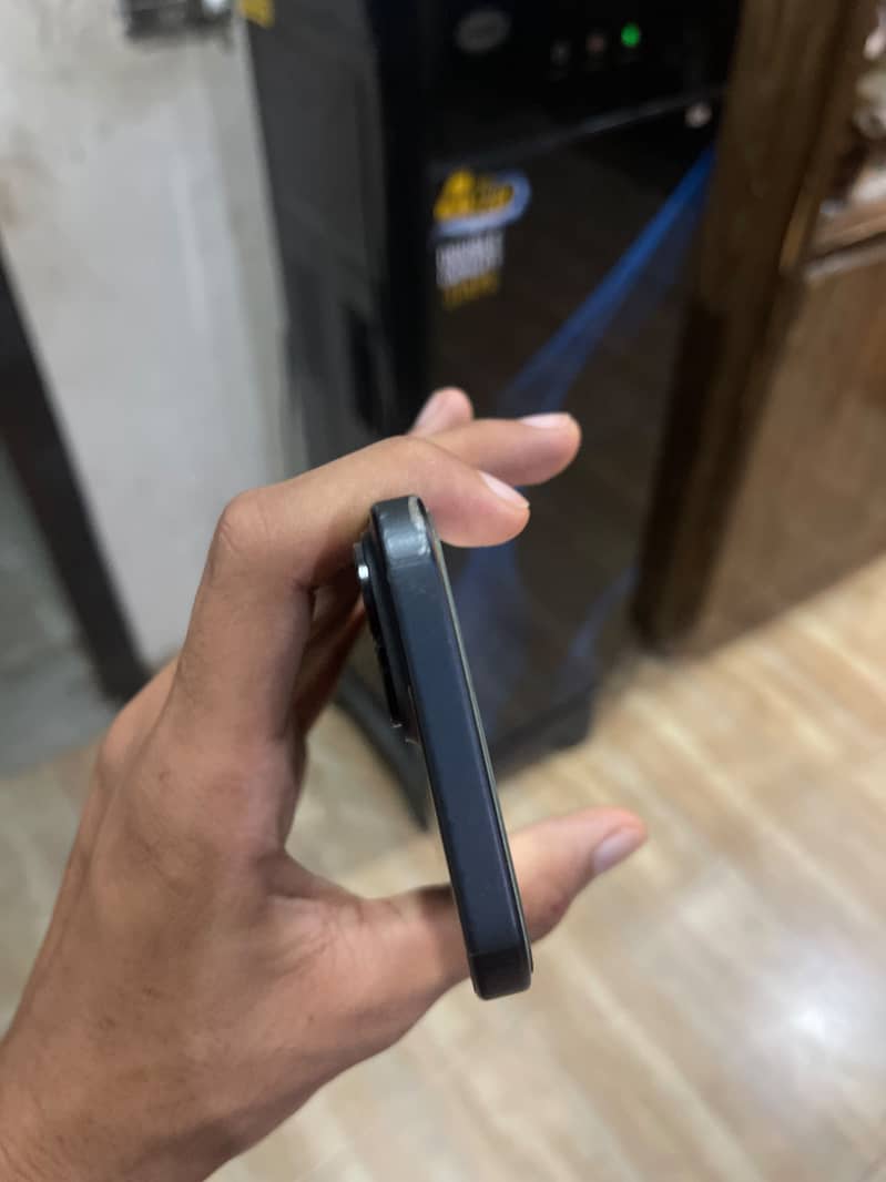 Apple iPhone 15 3