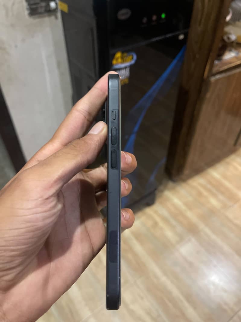 Apple iPhone 15 5