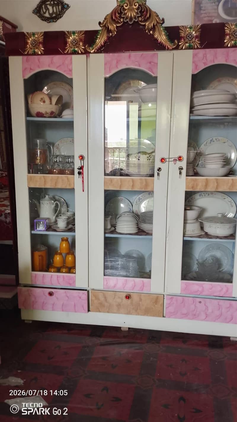 1 bed  dressing table or almari 2
