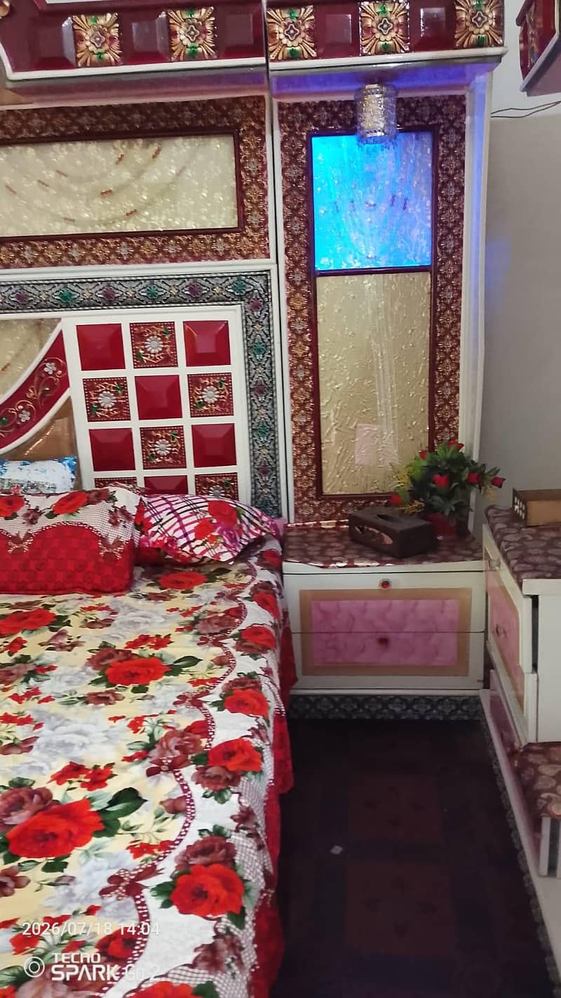 1 bed  dressing table or almari 3