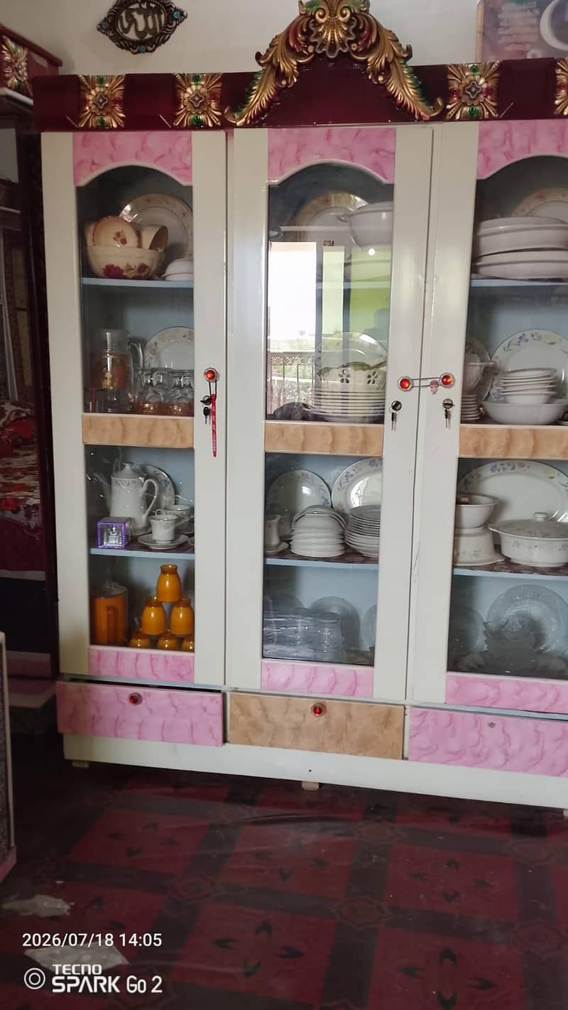 1 bed  dressing table or almari 4