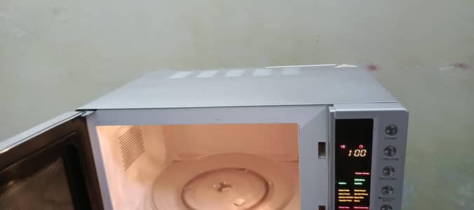 Dawlance 2 in 1 microwave grill oven
