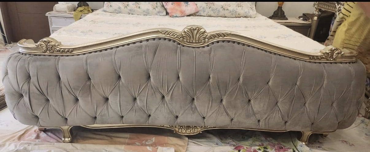 Renaissance bed set 3