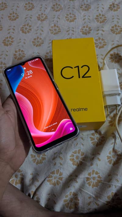 realme ç12