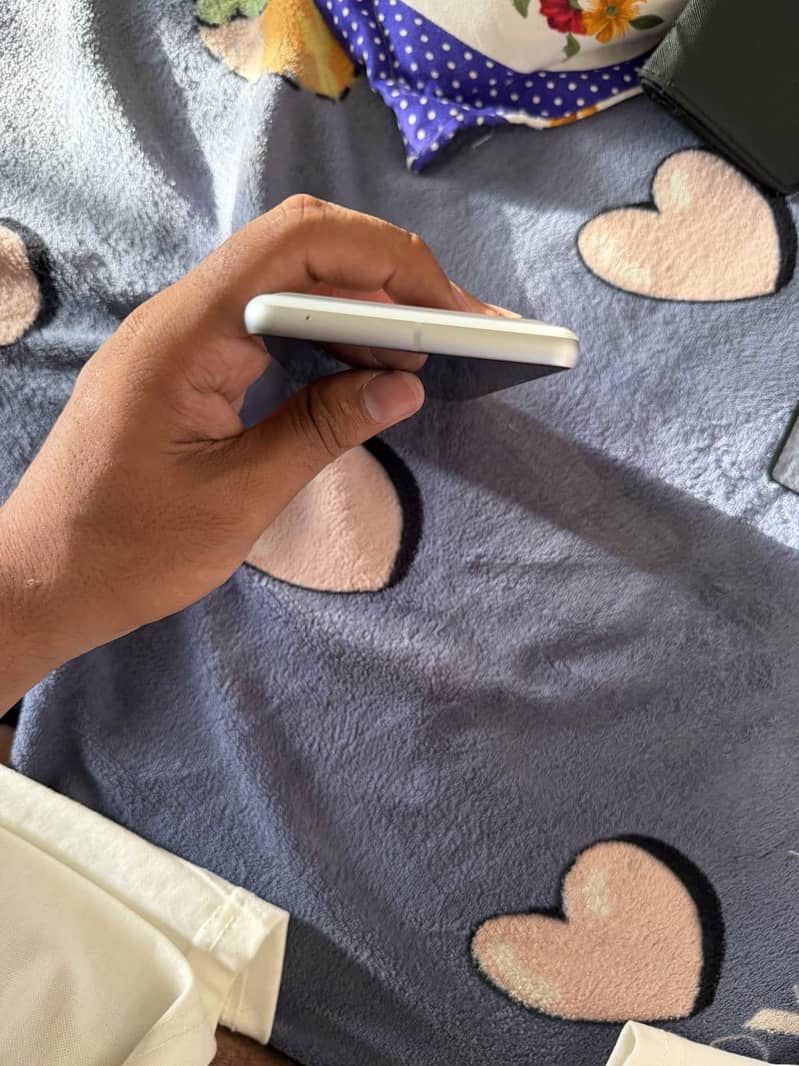 Google Pixel 7 5
