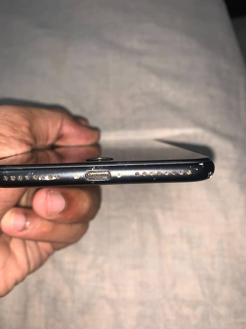 Apple iPhone 7 Plus 3