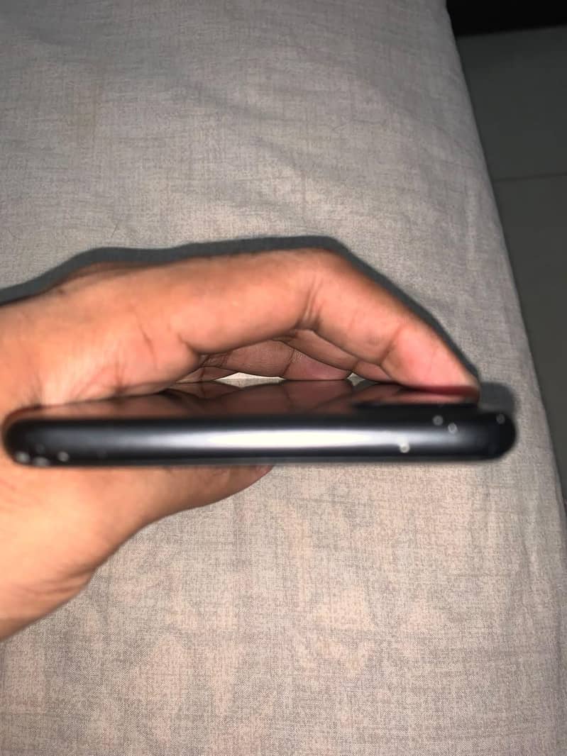 Apple iPhone 7 Plus 6