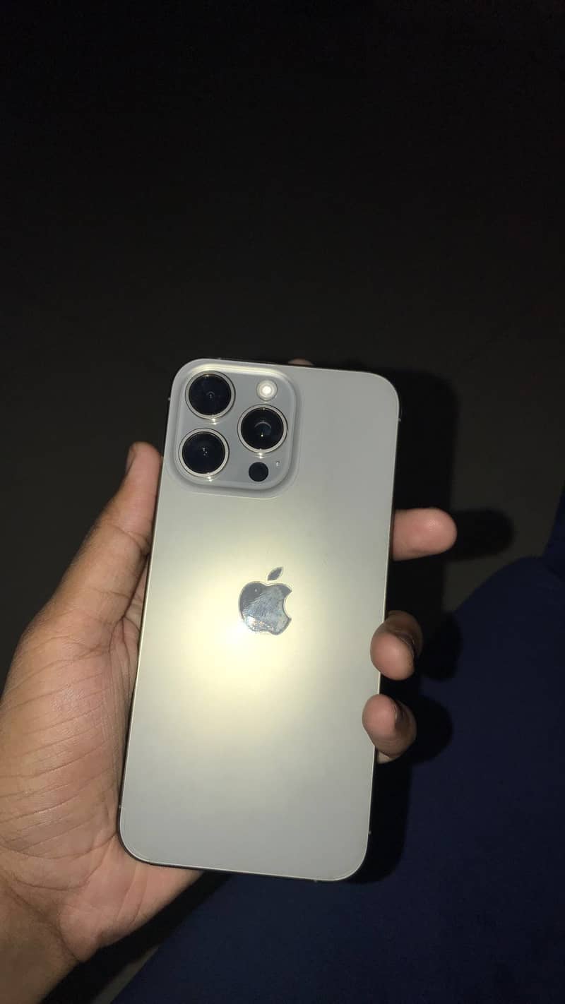 Iphone 15 pro max 2