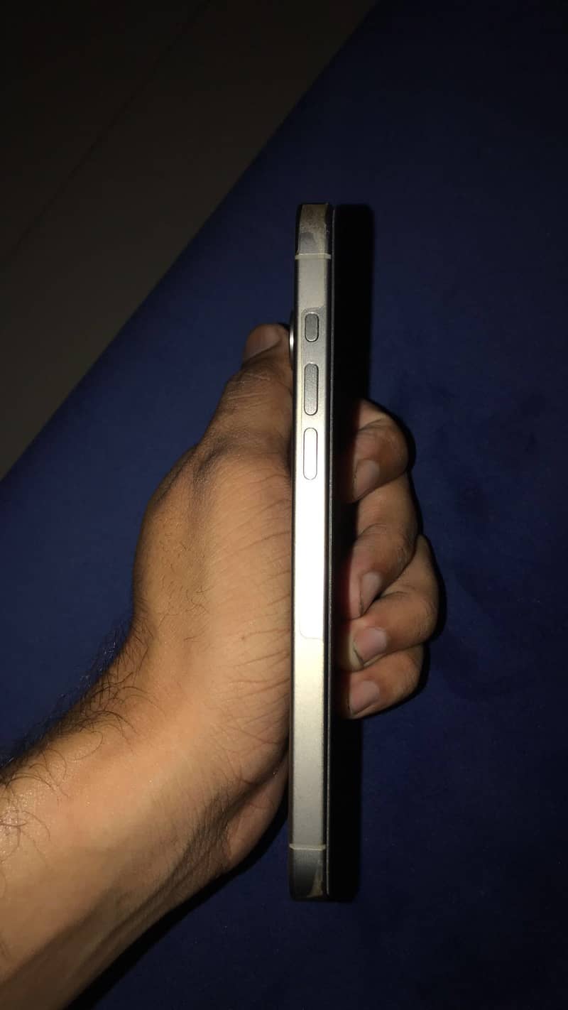 Iphone 15 pro max 3