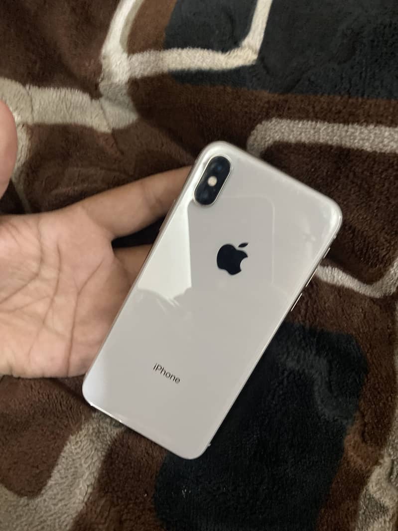 Apple iPhone X 4