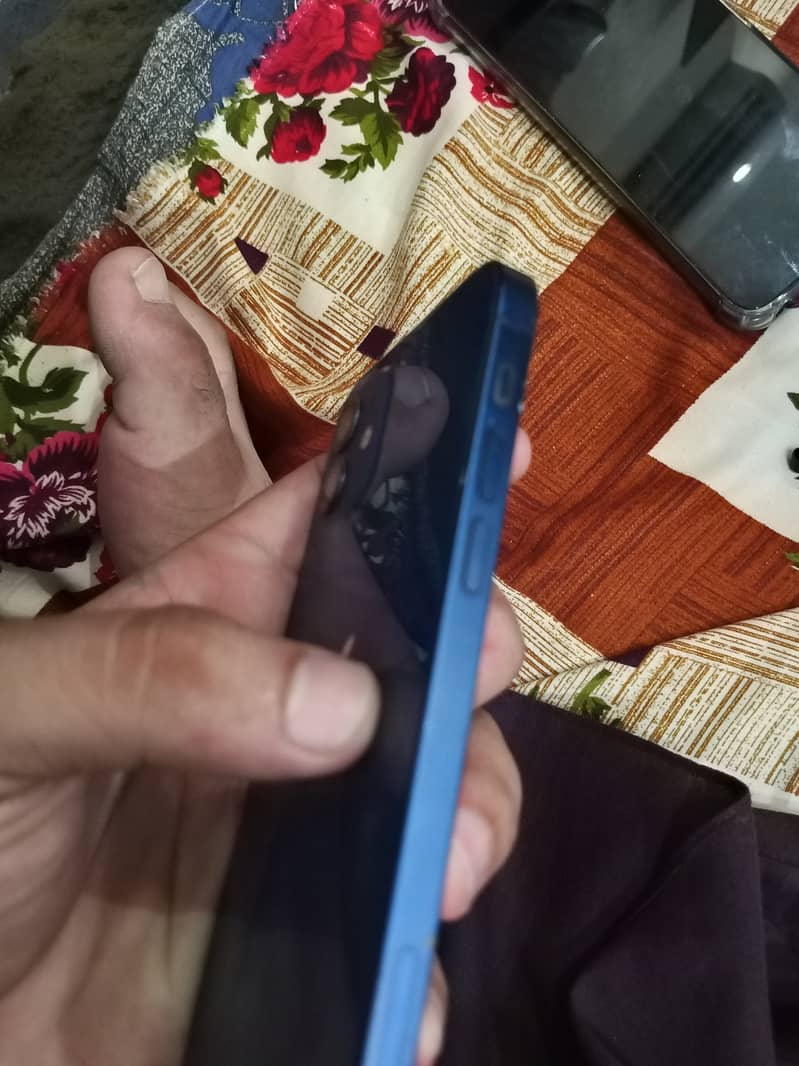 Apple iPhone 12 5