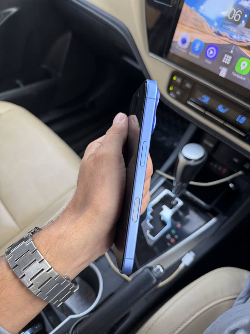 Apple iPhone 16 1