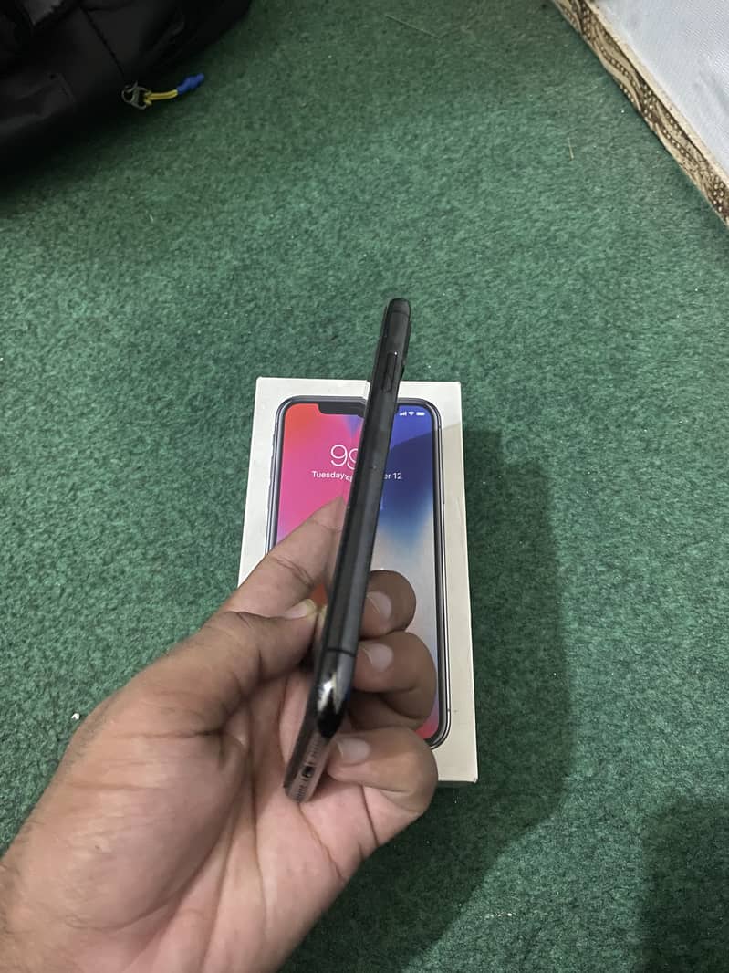 Apple iPhone X 6