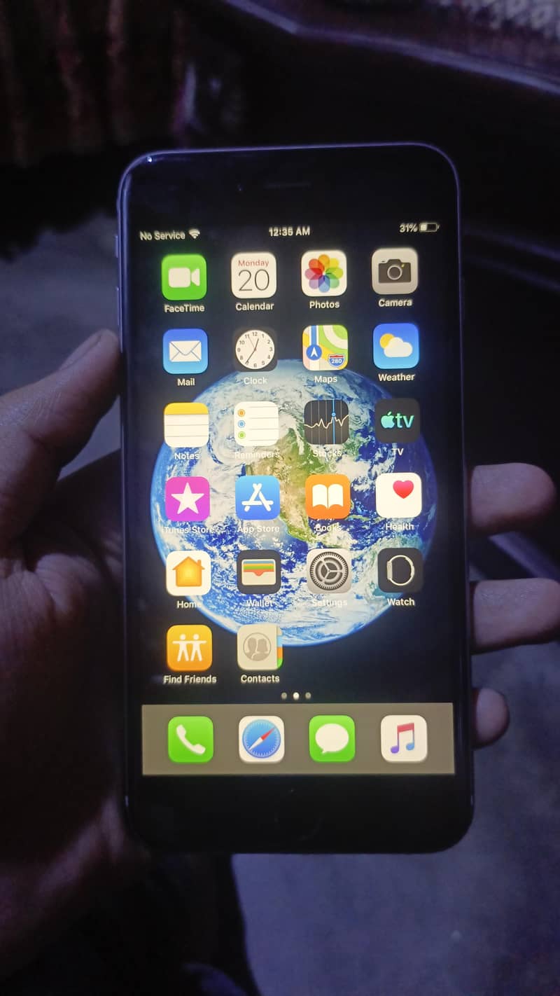 Apple iPhone 6 Plus 1