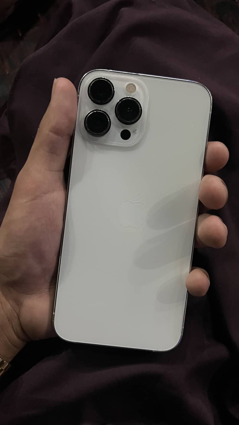 Apple iPhone 13 Pro Max 3