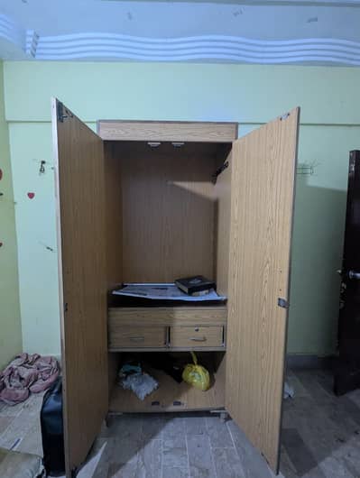 wardrobe/Almari/Cabinet For Sale