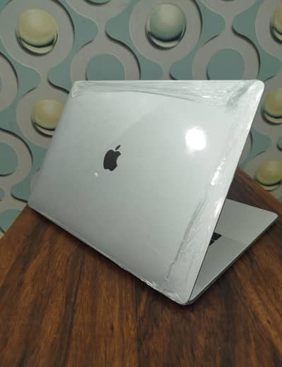 APPLE MACBOOK PRO 2016 (15.4 inch retina)