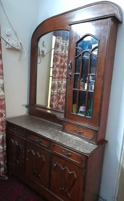 Dressing table