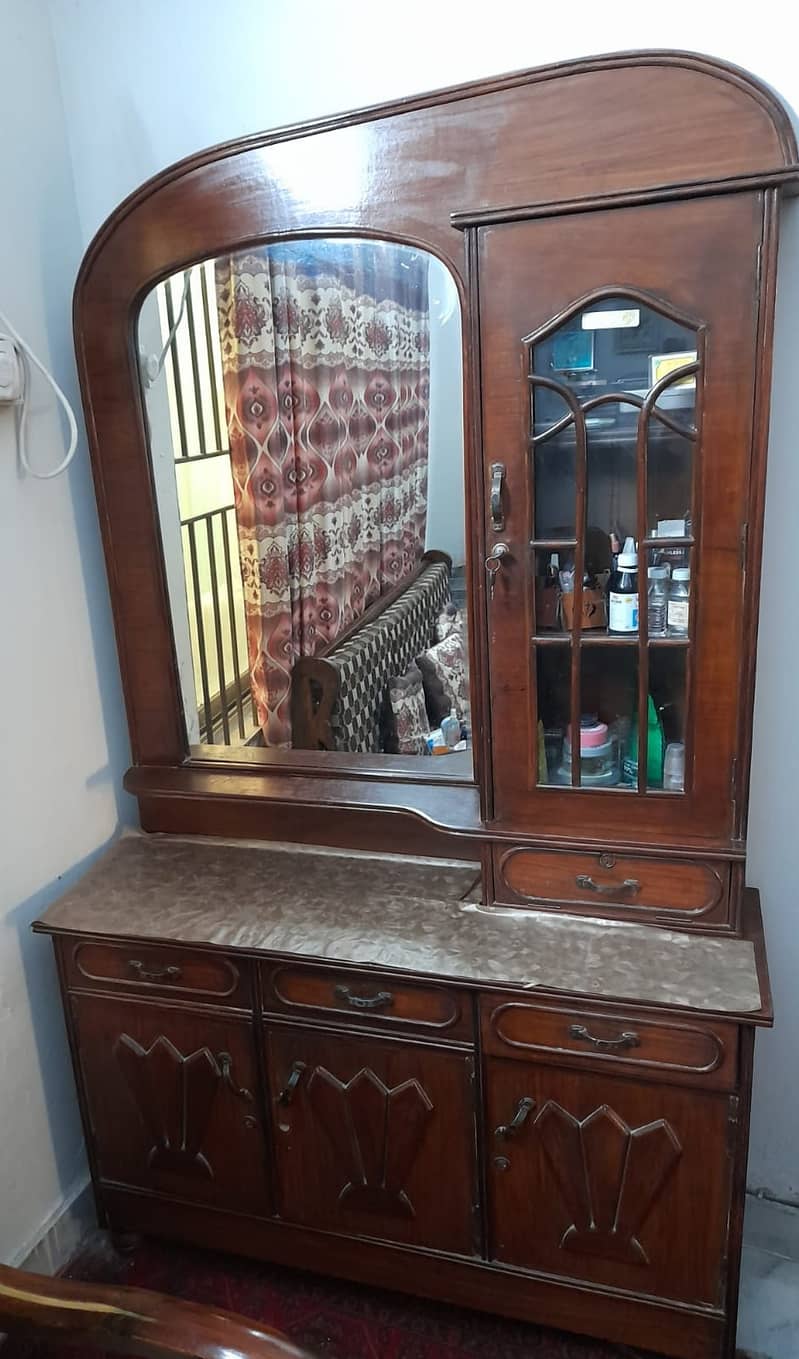 Dressing table 4