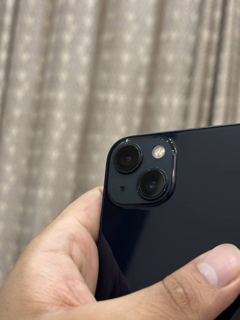 Apple iPhone 13 2