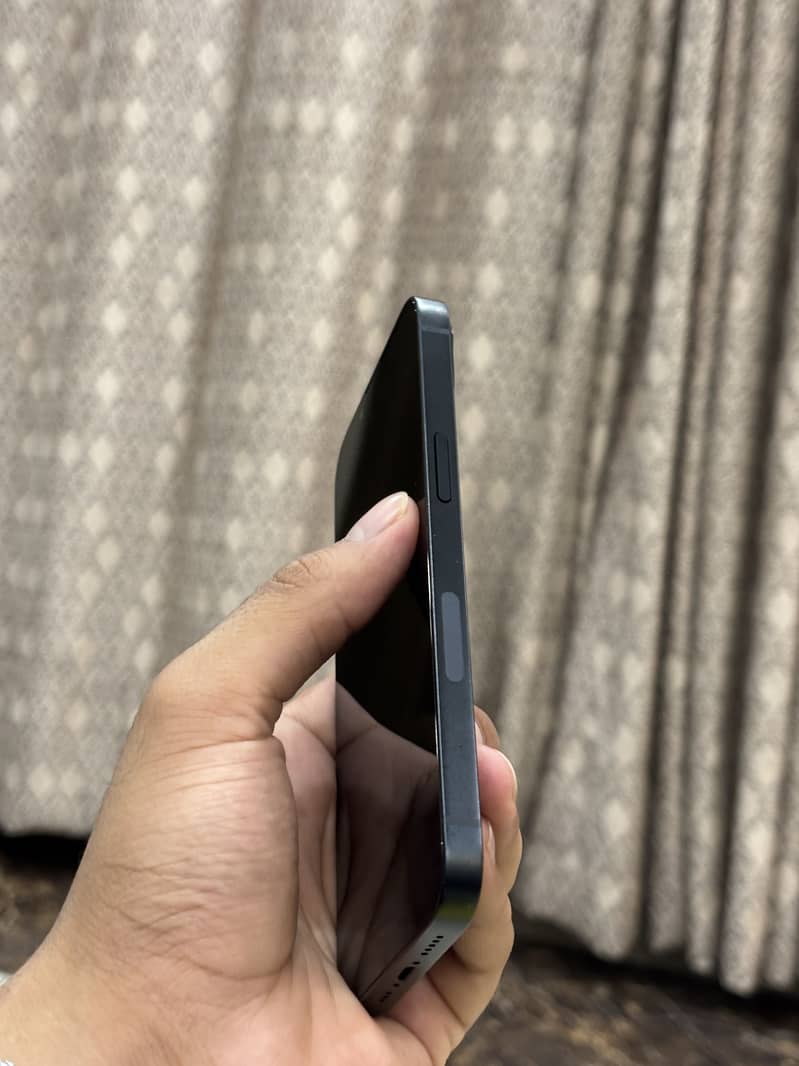 Apple iPhone 13 3