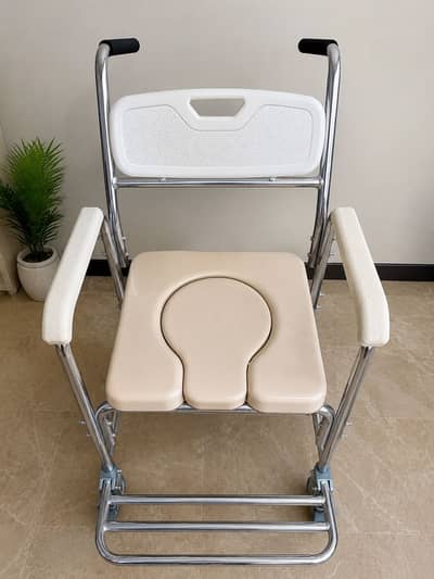 Portable commode chair