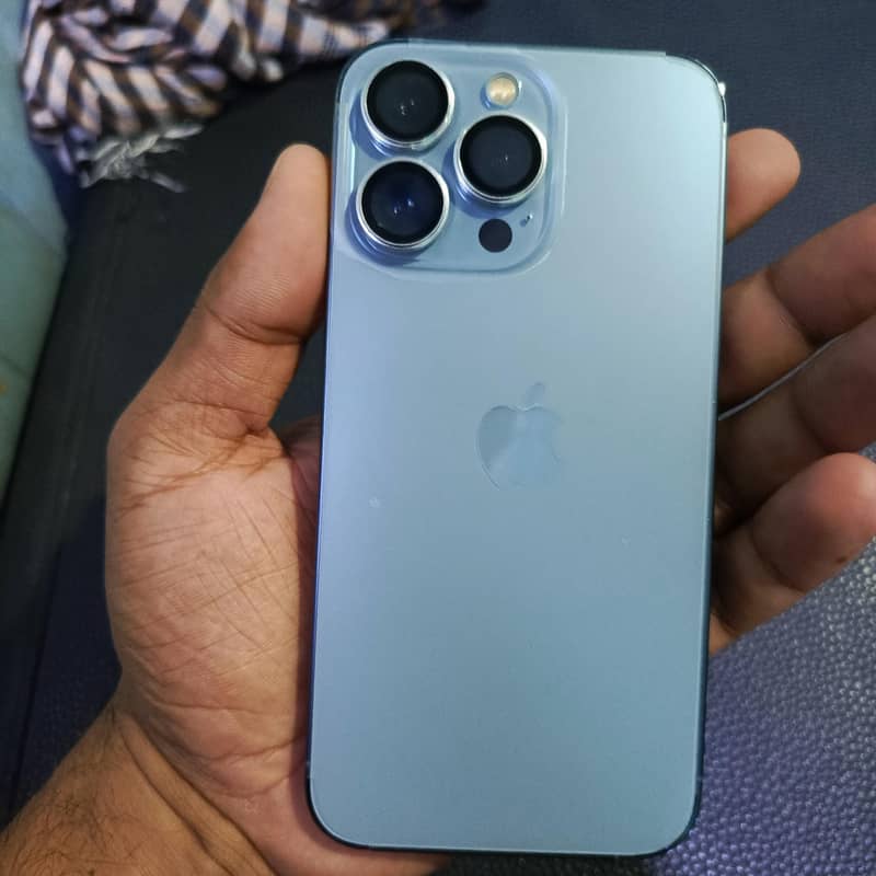 Apple iPhone 13 Pro 3