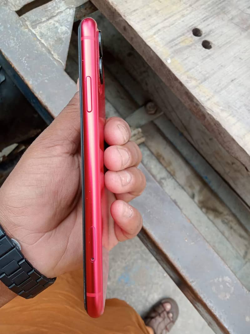 Apple iPhone 11 3