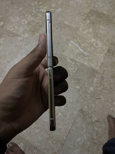 Samsung Mobile Z Flip 4