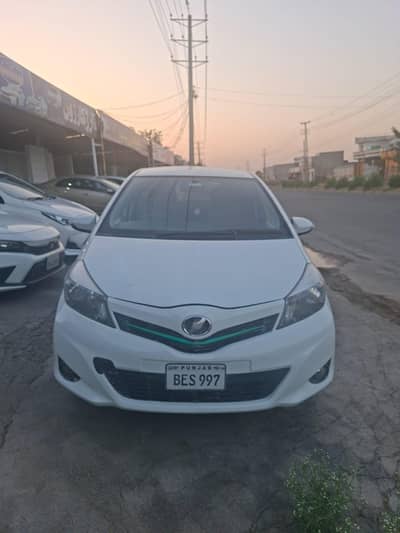Toyota Vitz 2013
