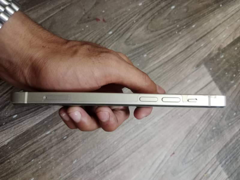 Apple iPhone 12 7