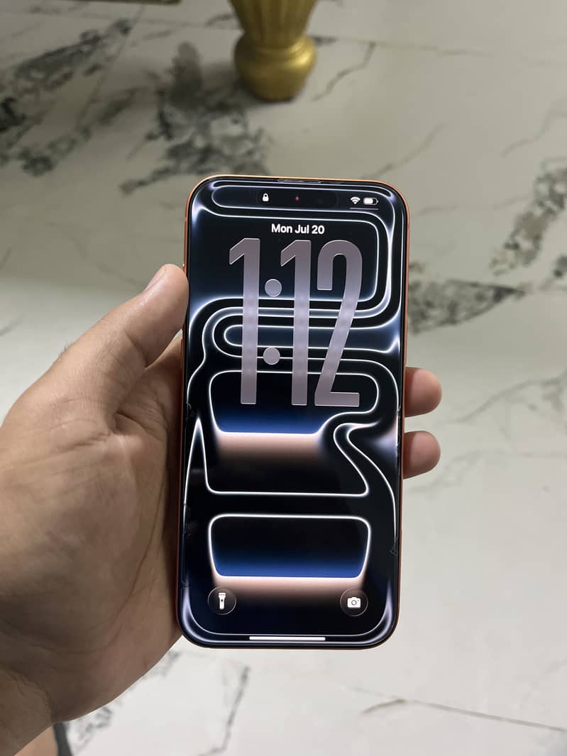 Apple iPhone 17 Pro Max 4