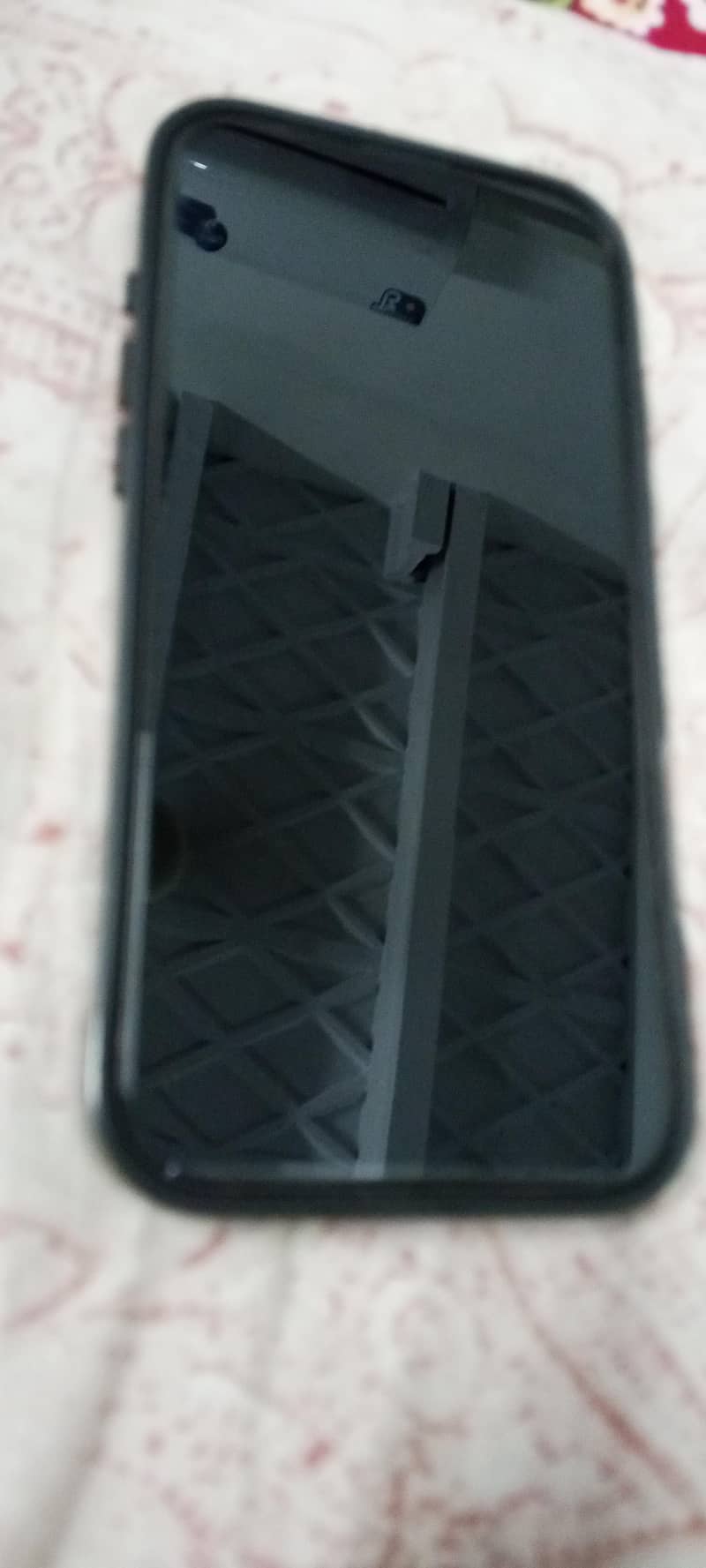 Apple iPhone 16 Pro Max 2