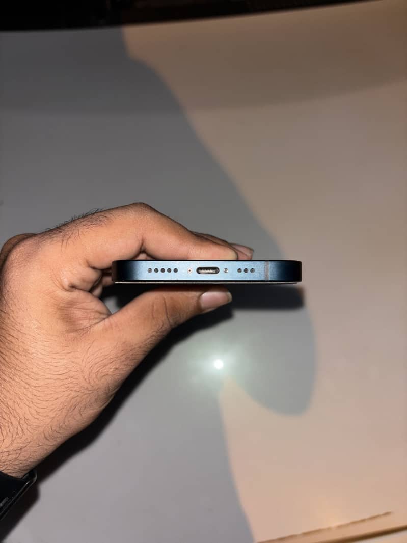 Apple iPhone 14 4