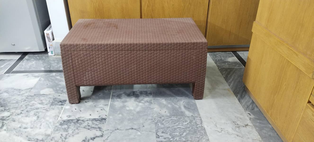 center table 0