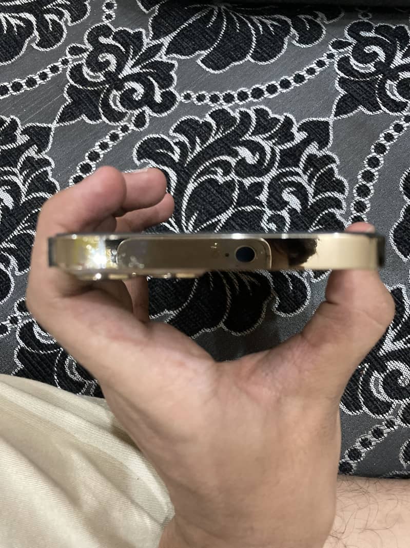 Iphone 12 pro max 2