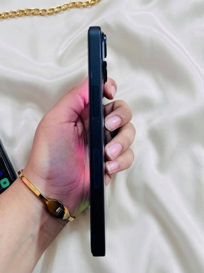 Apple iPhone 14 2