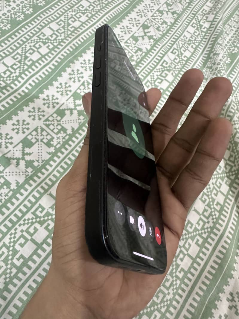 Apple iPhone 14 4